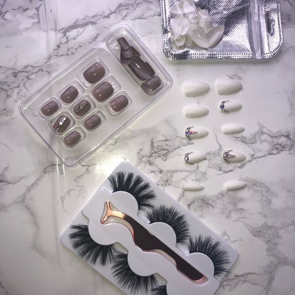 Nail 💅🏼 and Lash Bundle ✨ - Picture 2 of 6